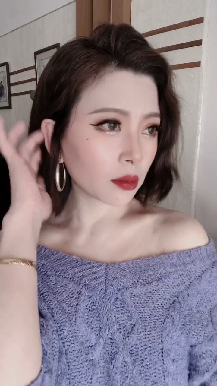 美颜前和美颜后#别看美女了,都是假的