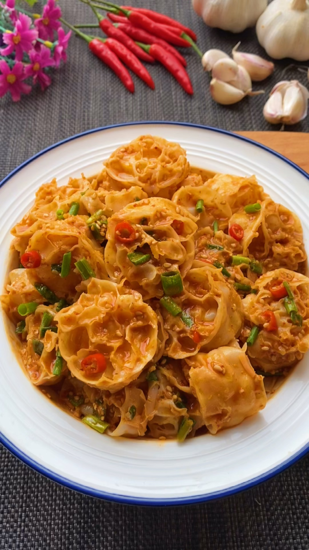 比凉皮还要好吃的吸汁面藕,一口一个太过瘾了!