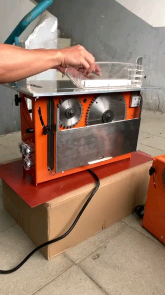 小锯片(也就是槽锯)很危险,不建议使用.-全民小视频