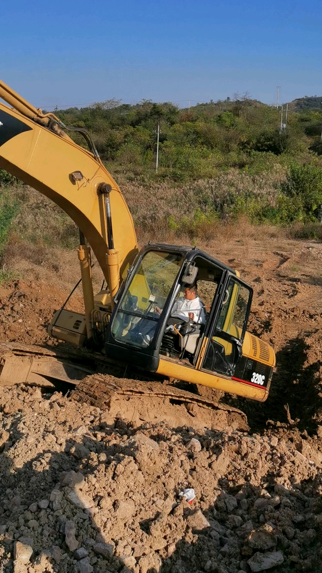 二手挖掘机个人#卡特320二手挖掘机现场开挖,无敌了