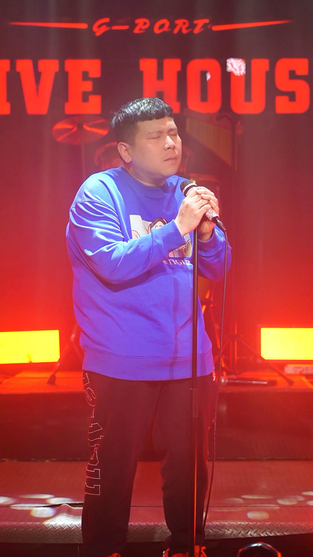 #胡胖#不是老歌变好听了,而是我们都有了故事.-度小视