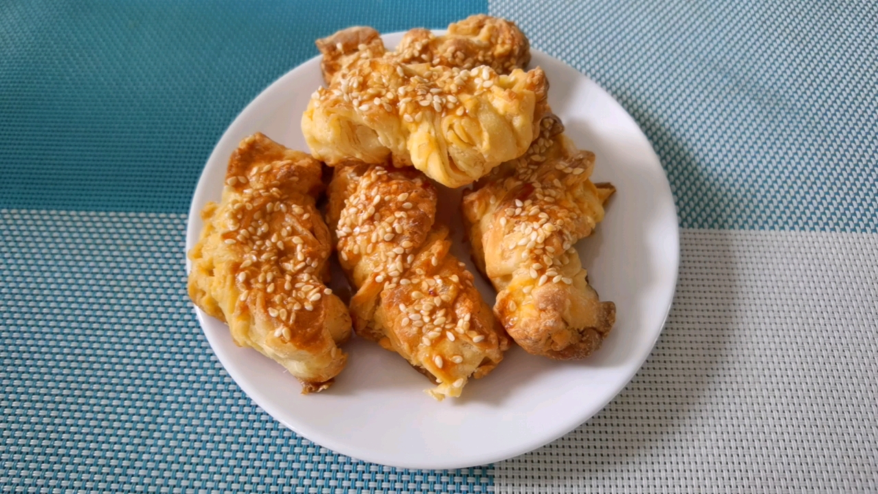 自己烤的点心,在煮壶红枣姜丝茶,绝配