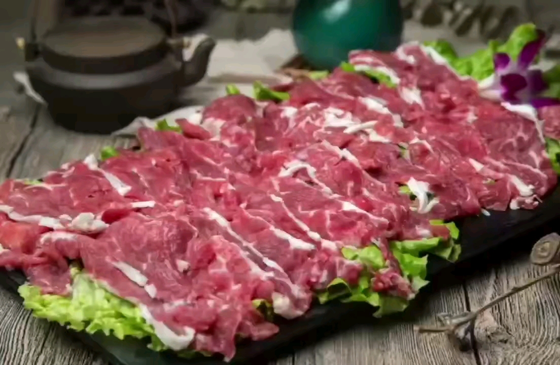 牛肉装盘