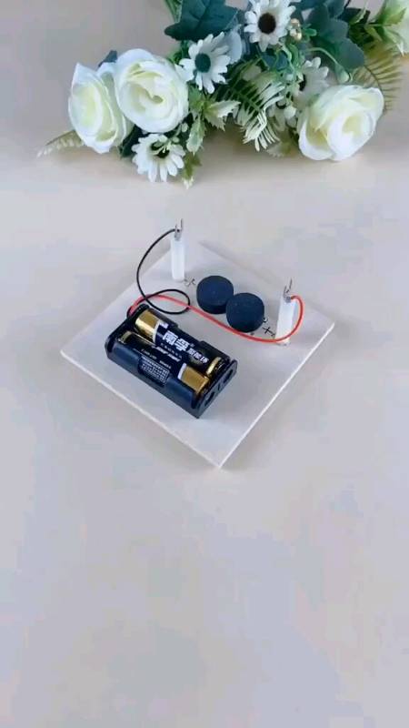 科学小实验#自制简易电动机,你知道电动机的工作原理了吗