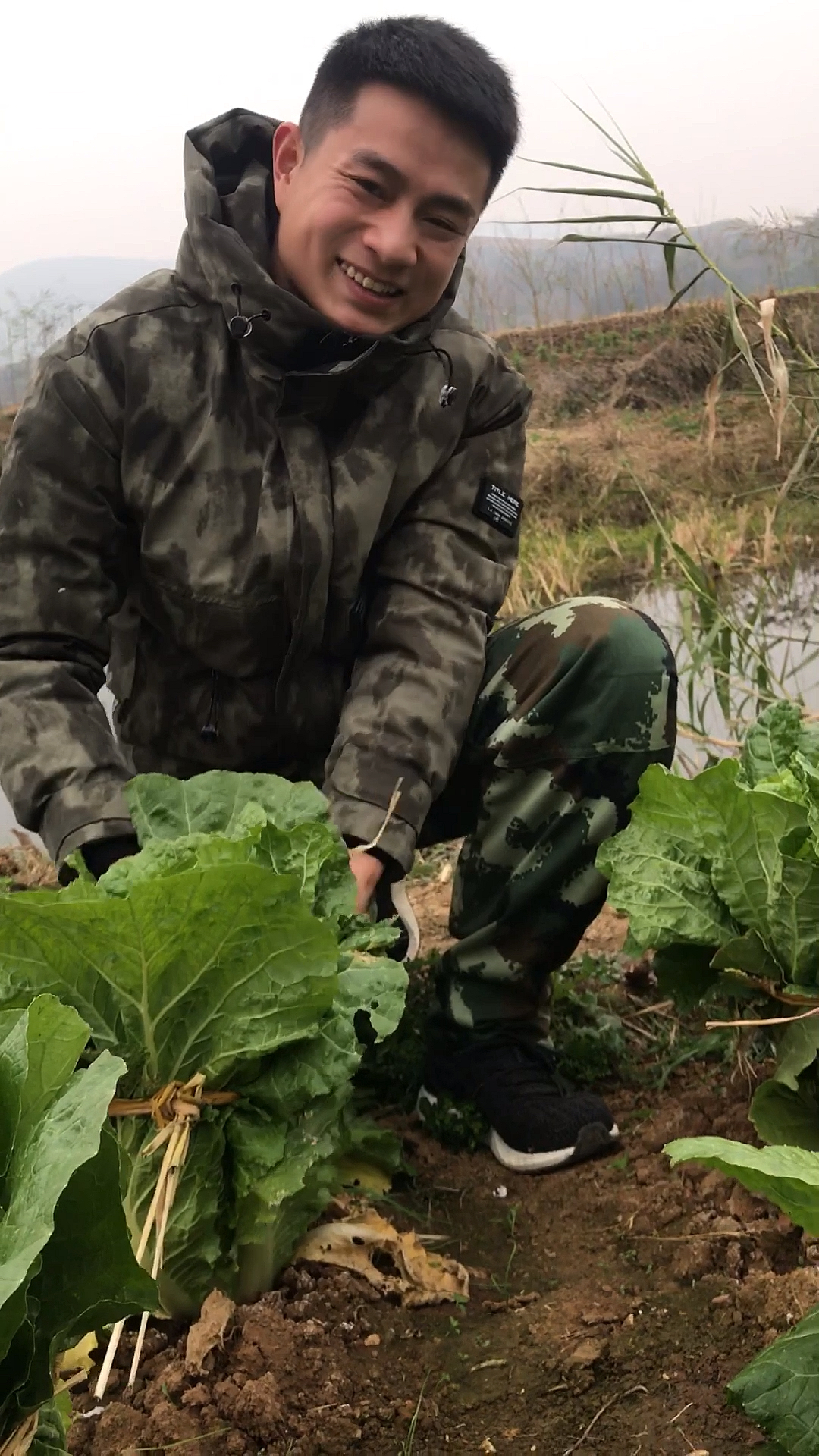 我是小鵬,一個90後農村小夥,長得不好看,穿的也不好看,但我很實在