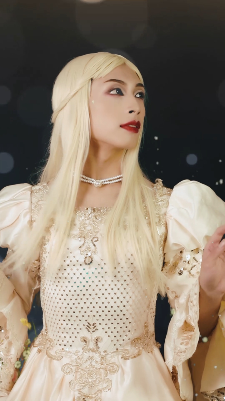 有一种优雅叫做白皇后.#美妆#爱丽丝梦游仙境