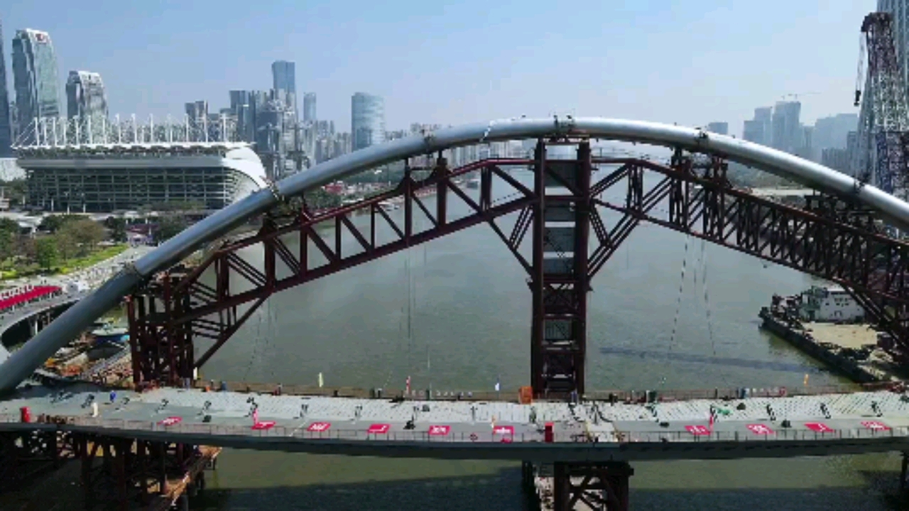 珠江上第一座人行观光桥