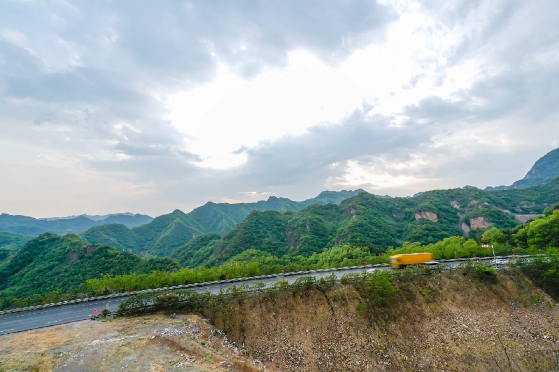兴隆青松岭大峡谷