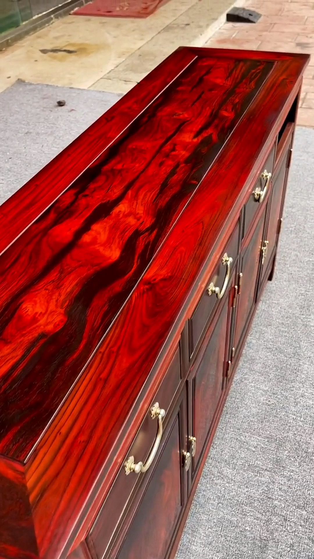 大红酸枝交趾黄檀#大红酸枝餐边柜,面板一木四开非常难得