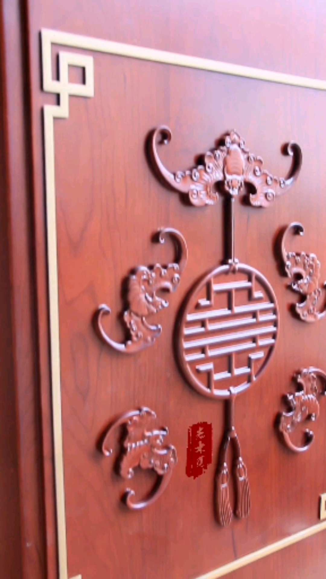 实木定制#新中式原木门板精美雕刻 铜条,倾尽天下,许你一世荣华