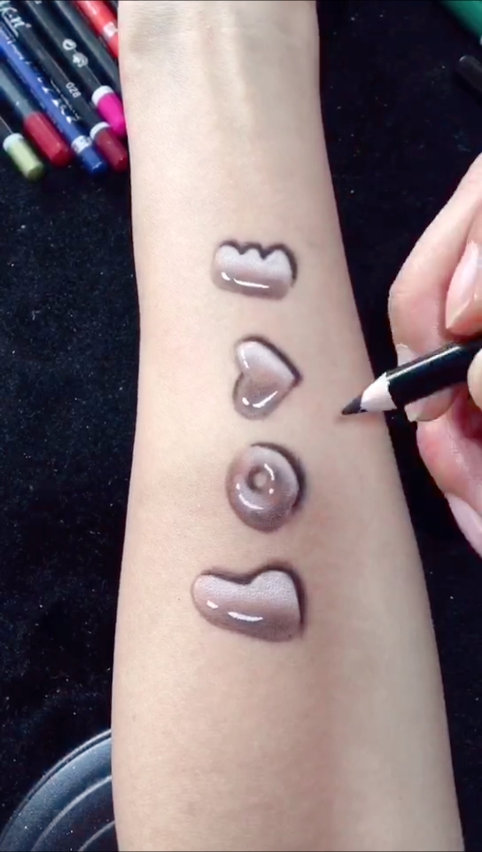 在手上画画#这样画能表白吗?