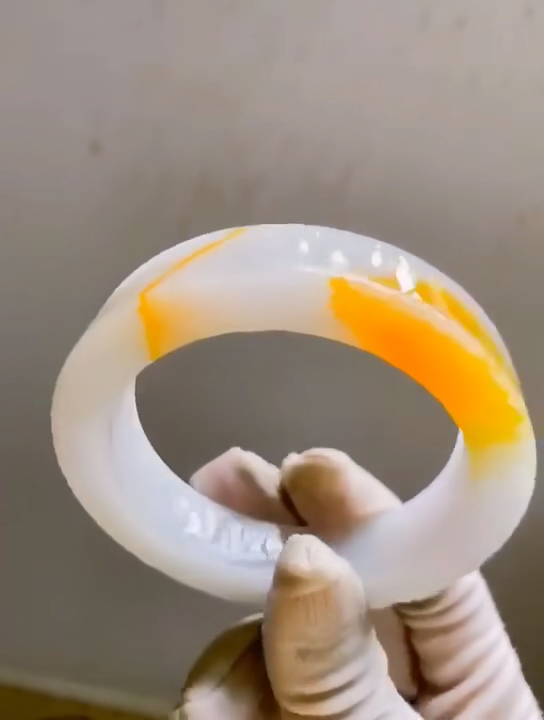 大马坎黄翡手镯,黄金圈口