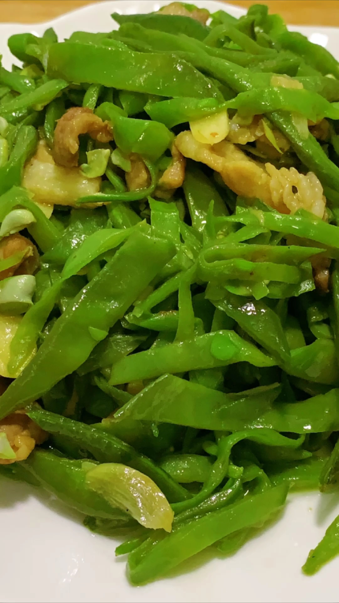 美食#家常炒梅豆丝的做法,鲜香味美,翠绿不发黑!-度小视