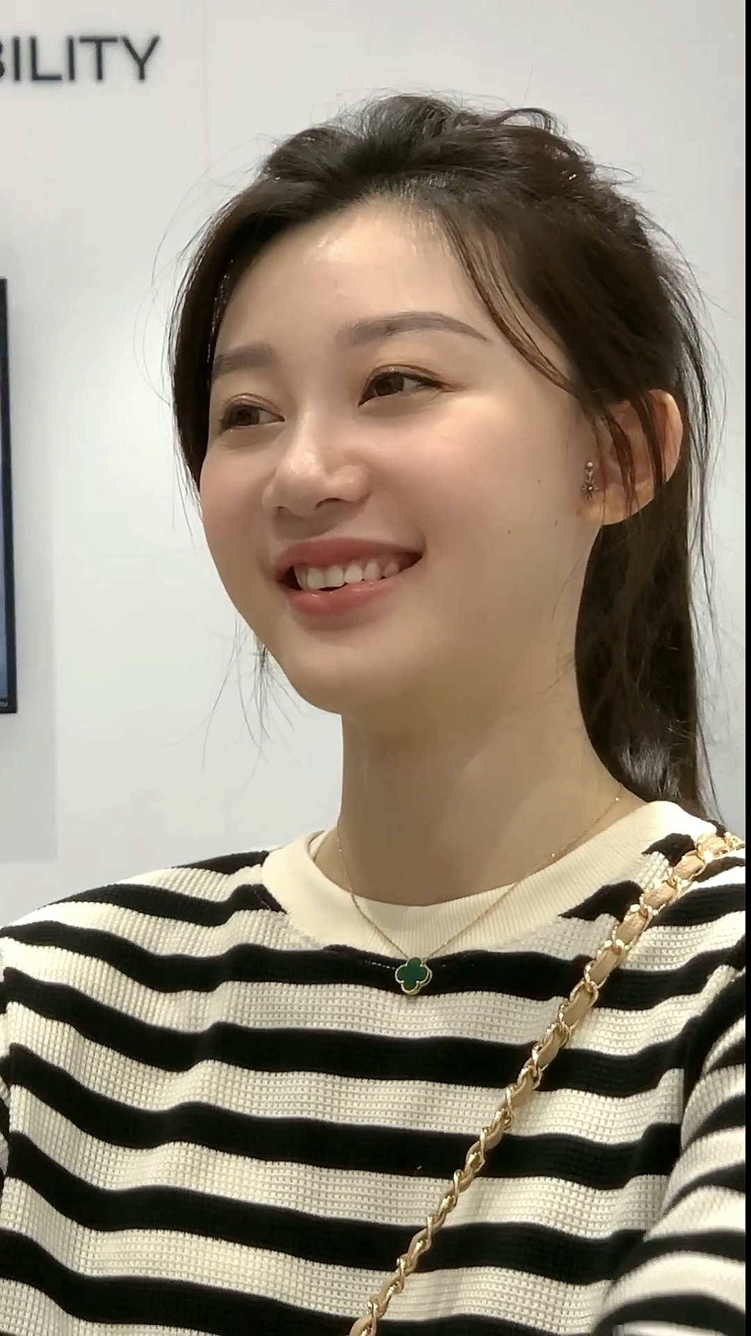 夏食记#谁能想到这个肉肉脸女生是一名身高一米八八的绝美身材模特呢