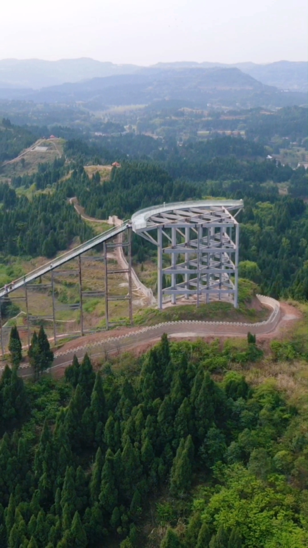 南充嘉陵区东坡长寿谷的樱花盛开赏花看风景大人小孩都好耍真是好看