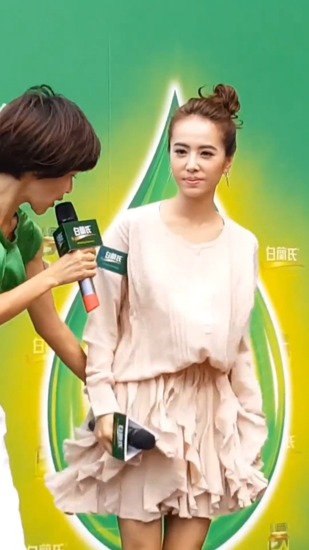 明星动态蔡依林罕见素颜妆出席活动42岁依然气质少女感十足她的歌陪伴