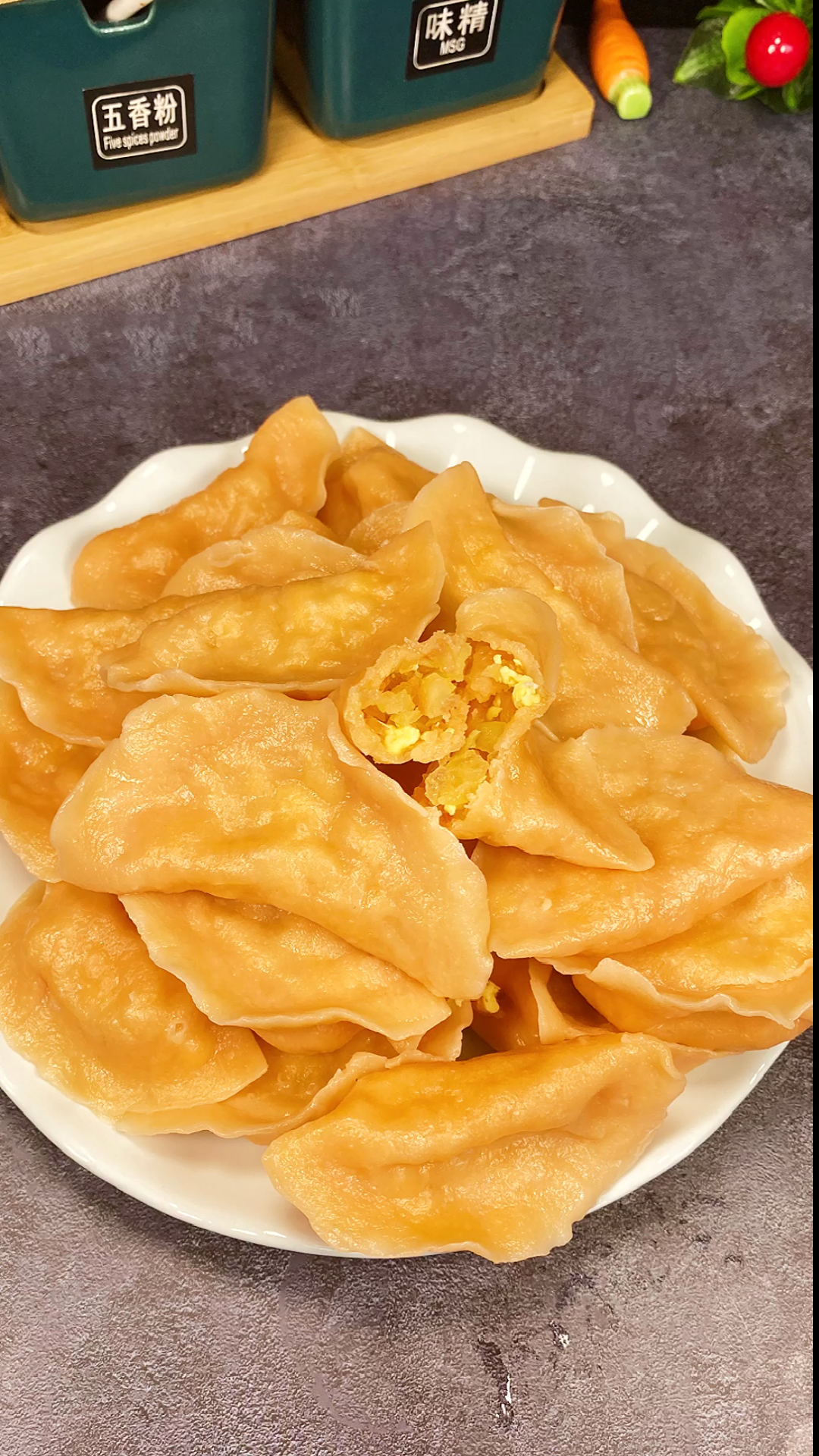 自制美食#剩西瓜皮馅饺子你吃过吗?老好吃了