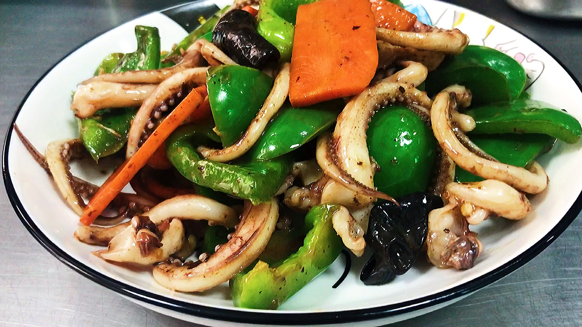 美食看中国#豉椒炒鱿这样炒太好吃了