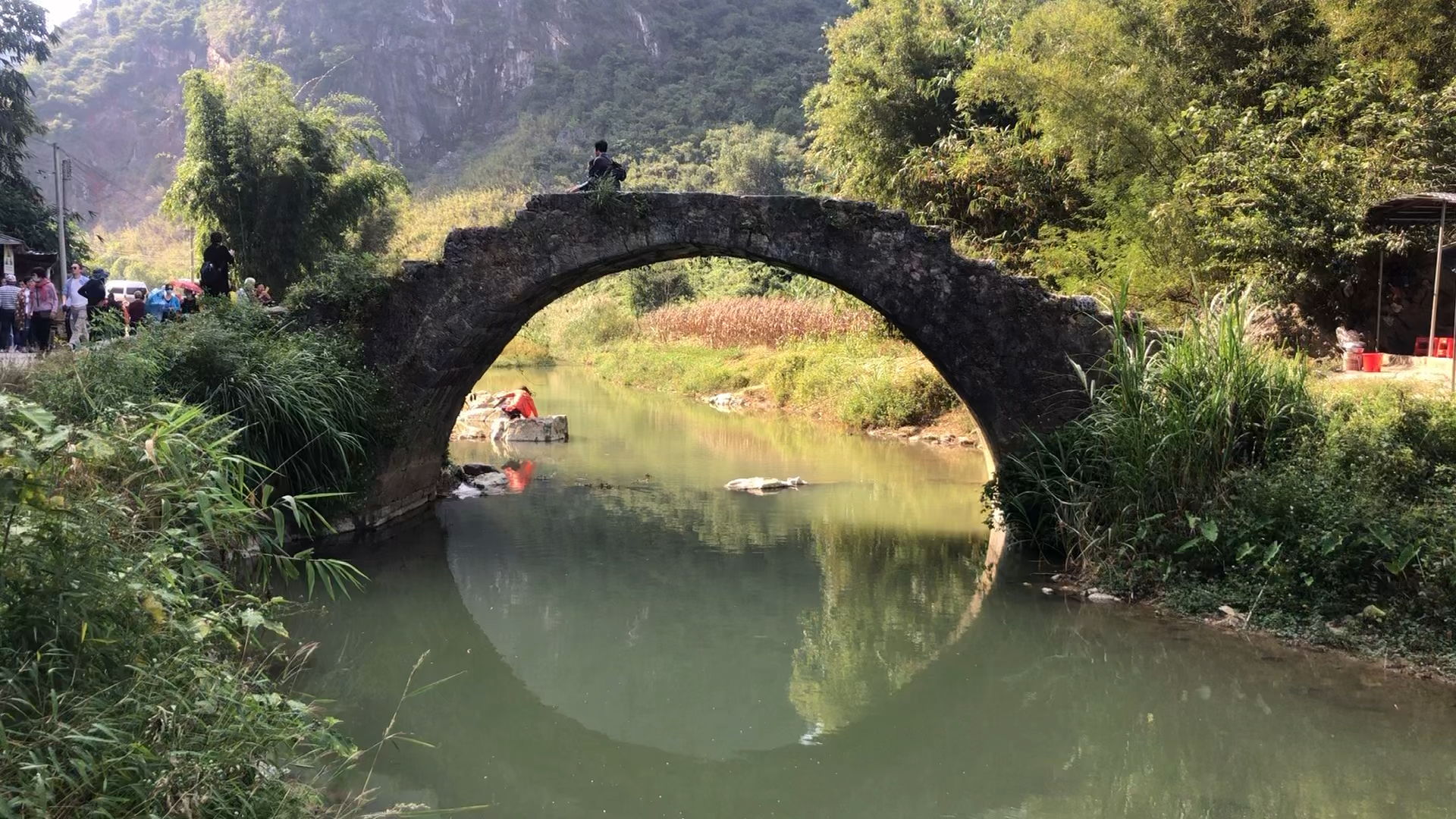 网红打卡地英德小赵州桥有上千年的历史