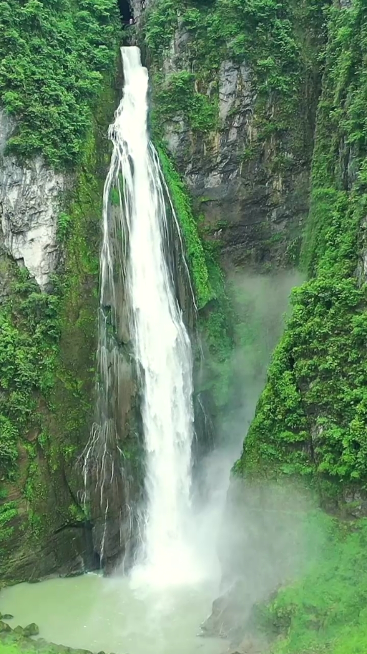 旅行#湖南湘西大龙洞瀑布,有天下第一洞瀑之称,一不小心误入仙境