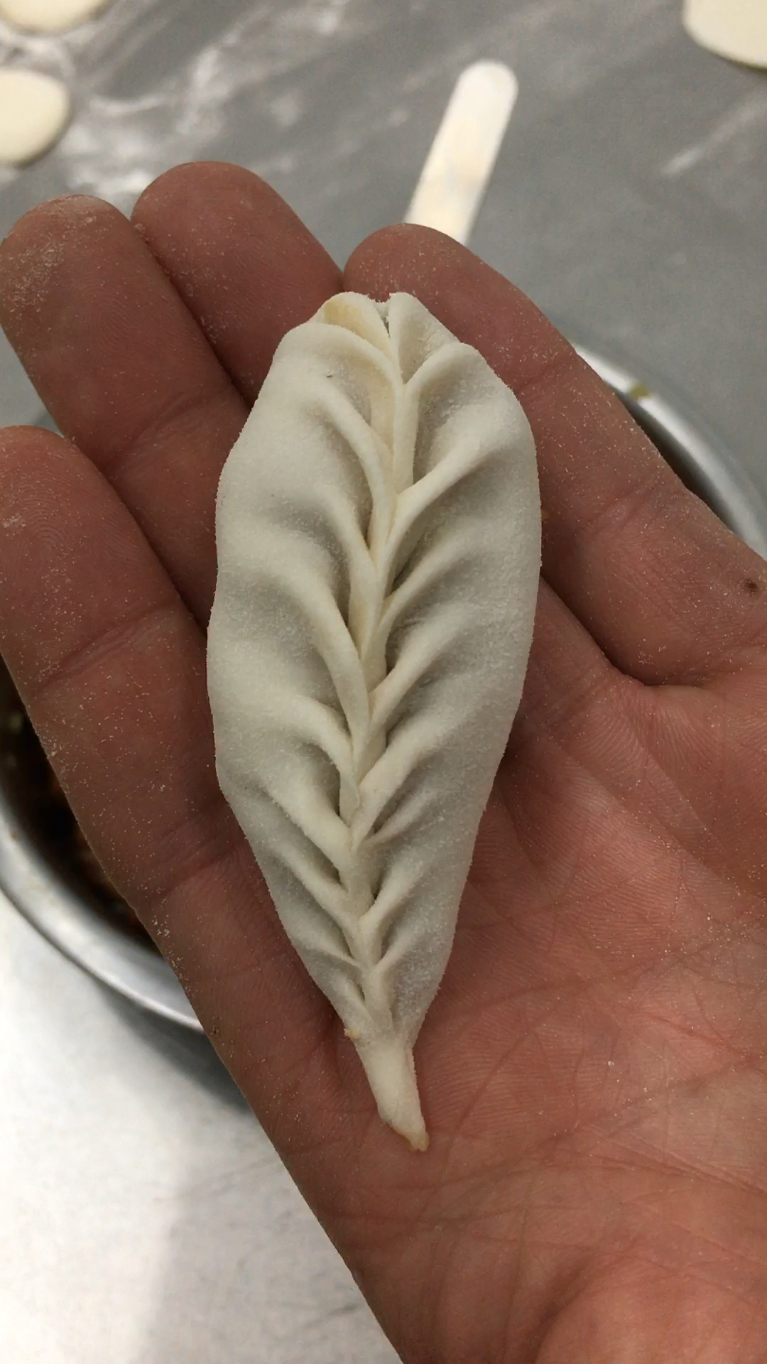 家乡特色美食#秋叶蒸饺