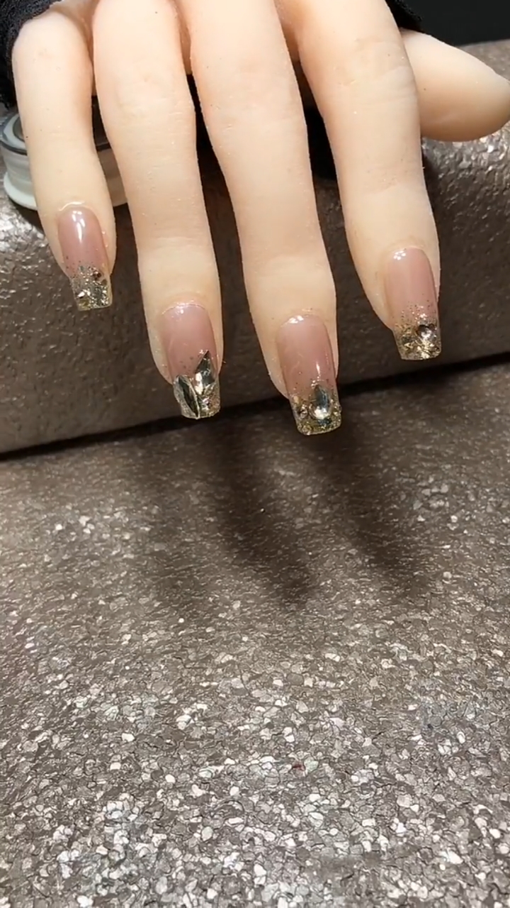 美甲#香槟色钻饰