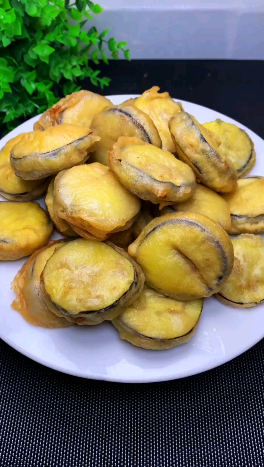 美食#为什么你炸的茄子盒,软塌不好吃,调面糊是关键,跟我学保证零