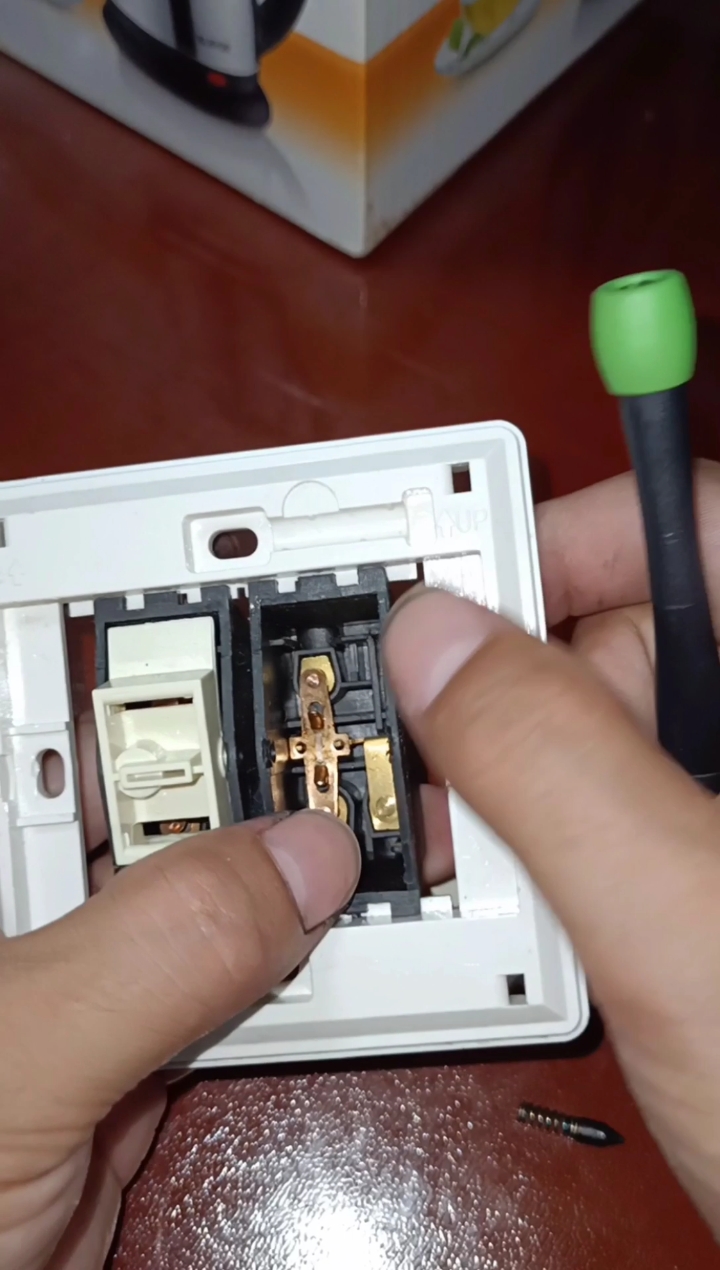 电工师傅都不会教你的开关维修方法