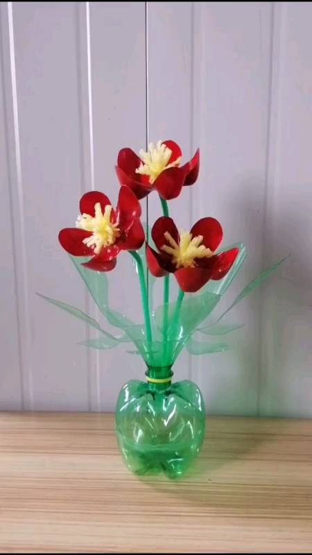 雪碧瓶子千万不要扔,做个花花摆件太美了.-度小视