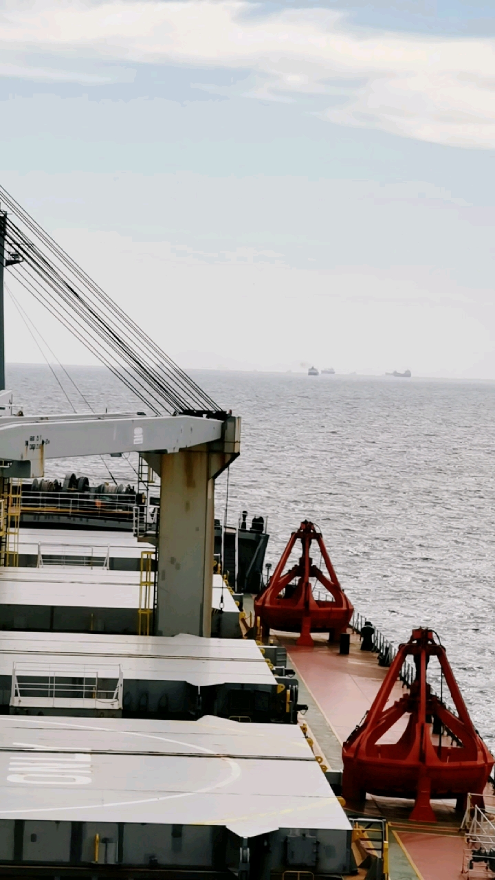 我的伙伴锚泊船