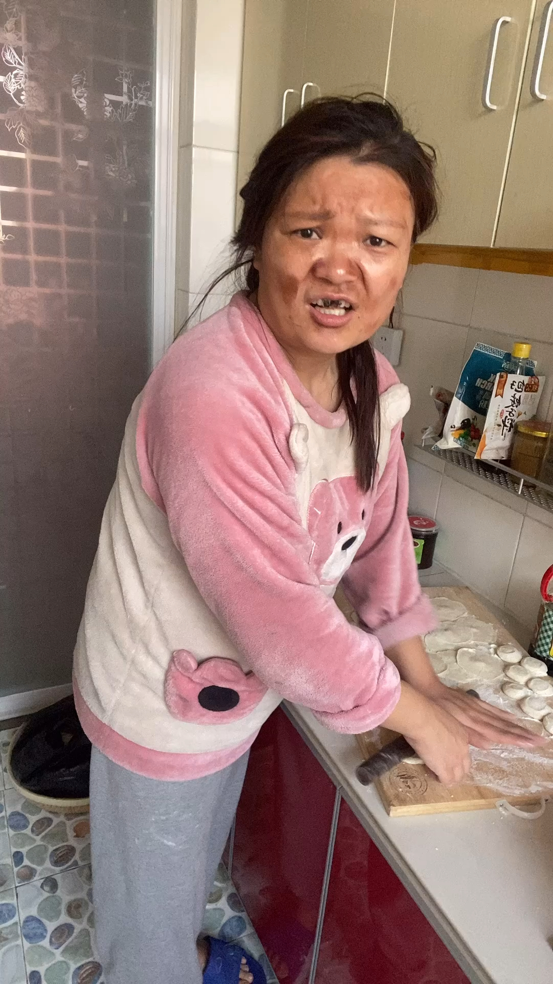 找了份工作,老公闲俺邋遢,没人要!去打扮一下#化妆逆袭