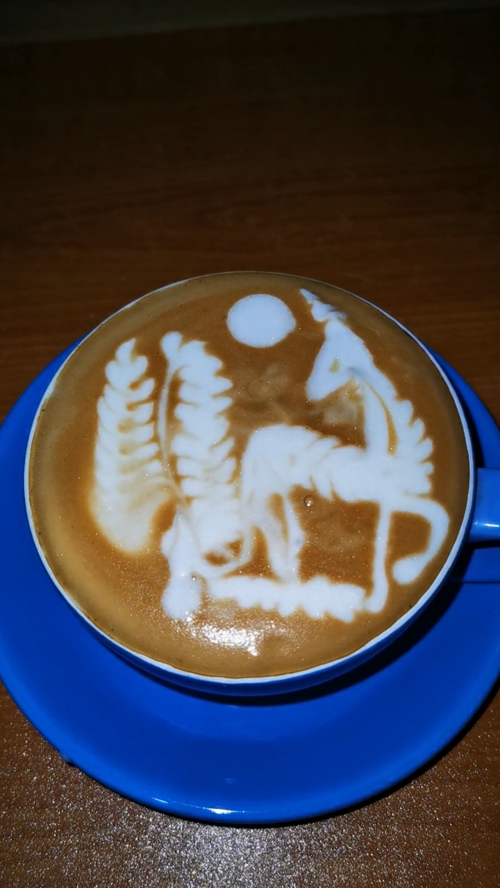 咖啡拉花#咖啡图案独角兽,很有意境的一个经典图案!