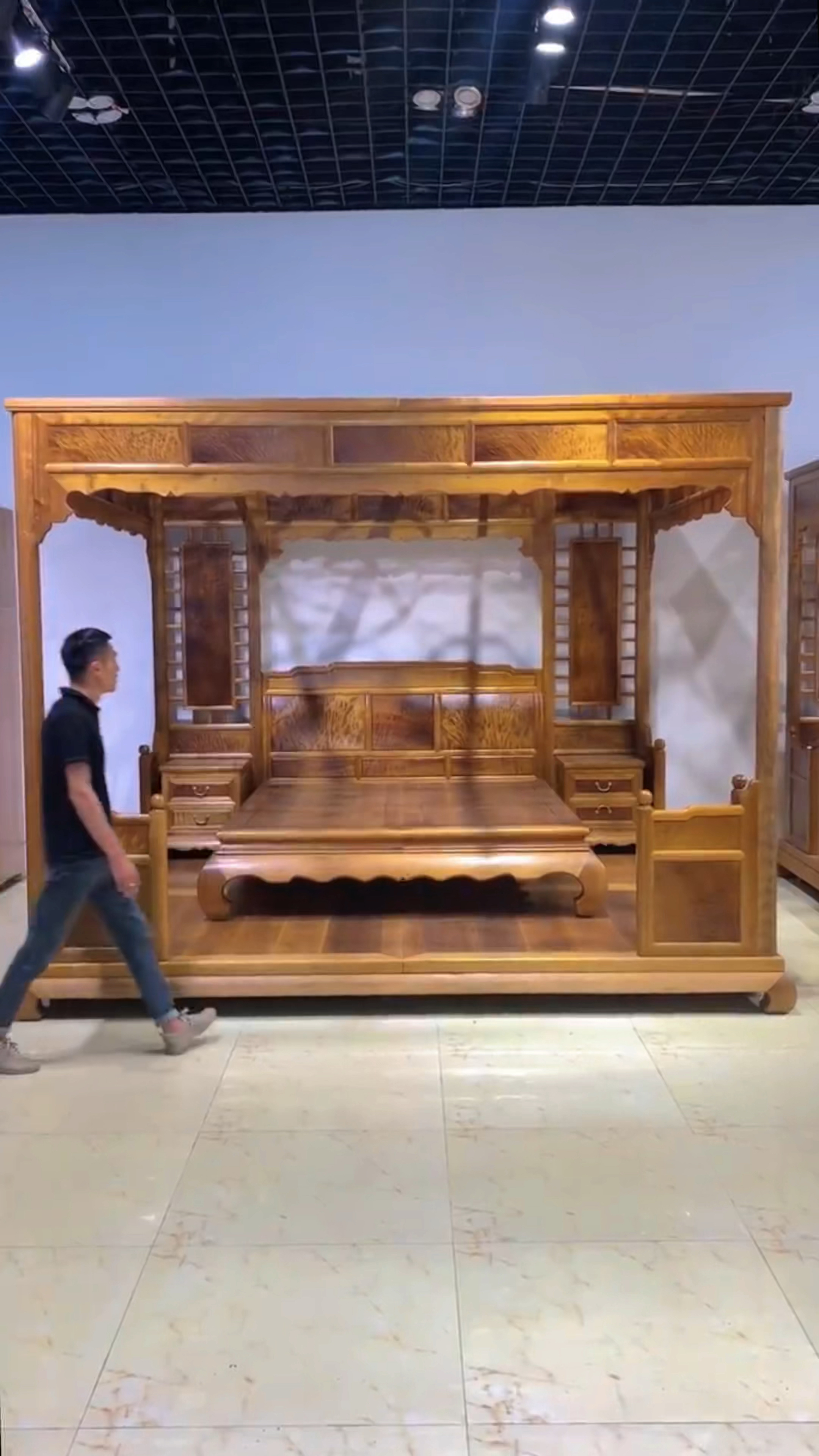 古典红木家具#体型最大的床(千工拔步床)