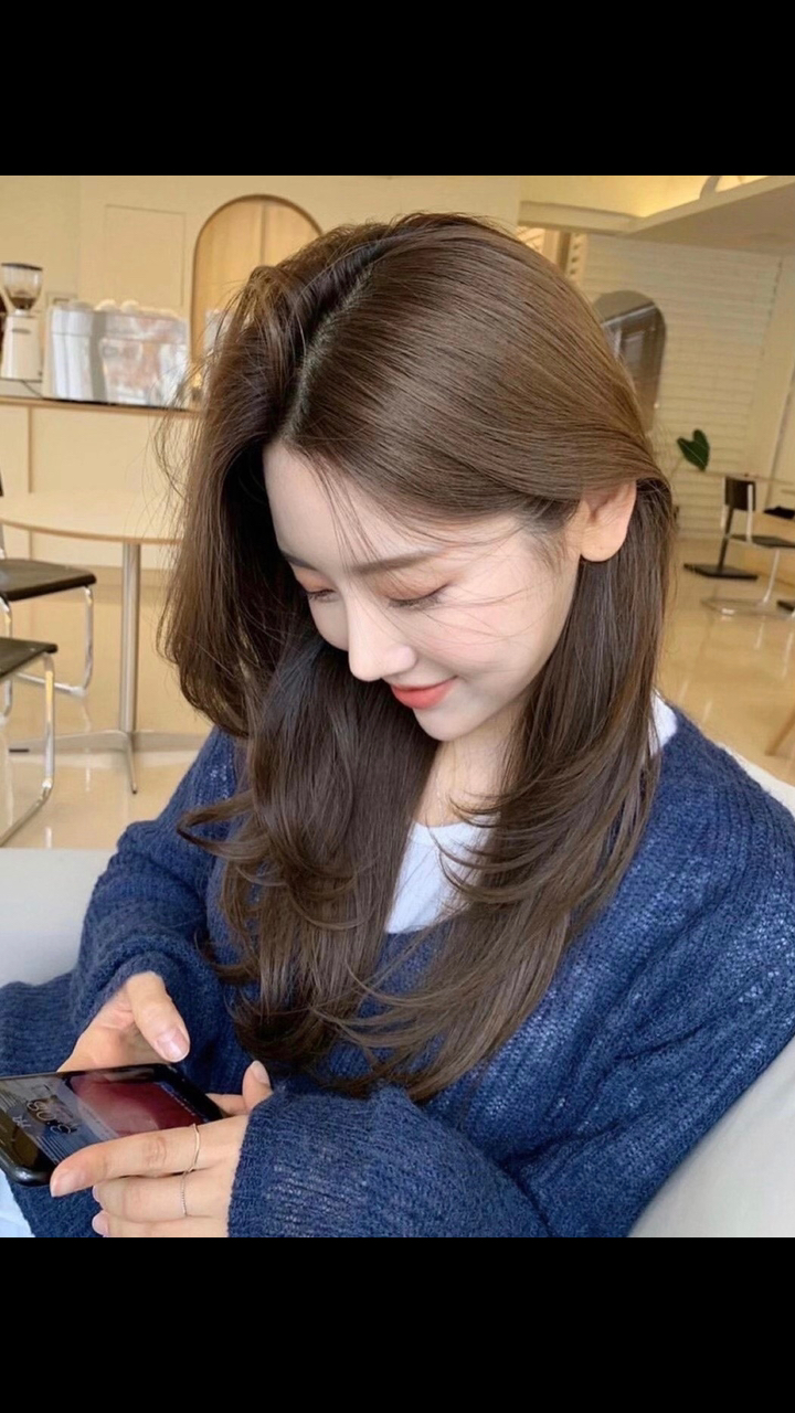 2020年最火最显白的奶茶棕发色泸州染发烫发泸州接发设计