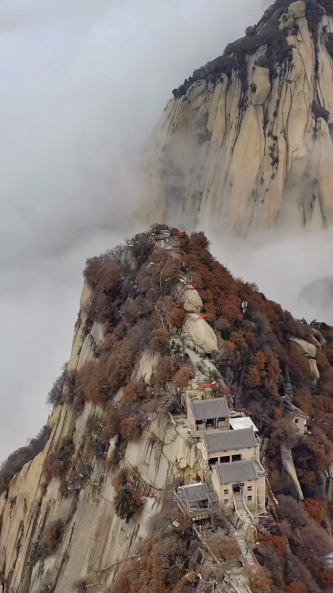 航拍華山北峰雪後出現雲海