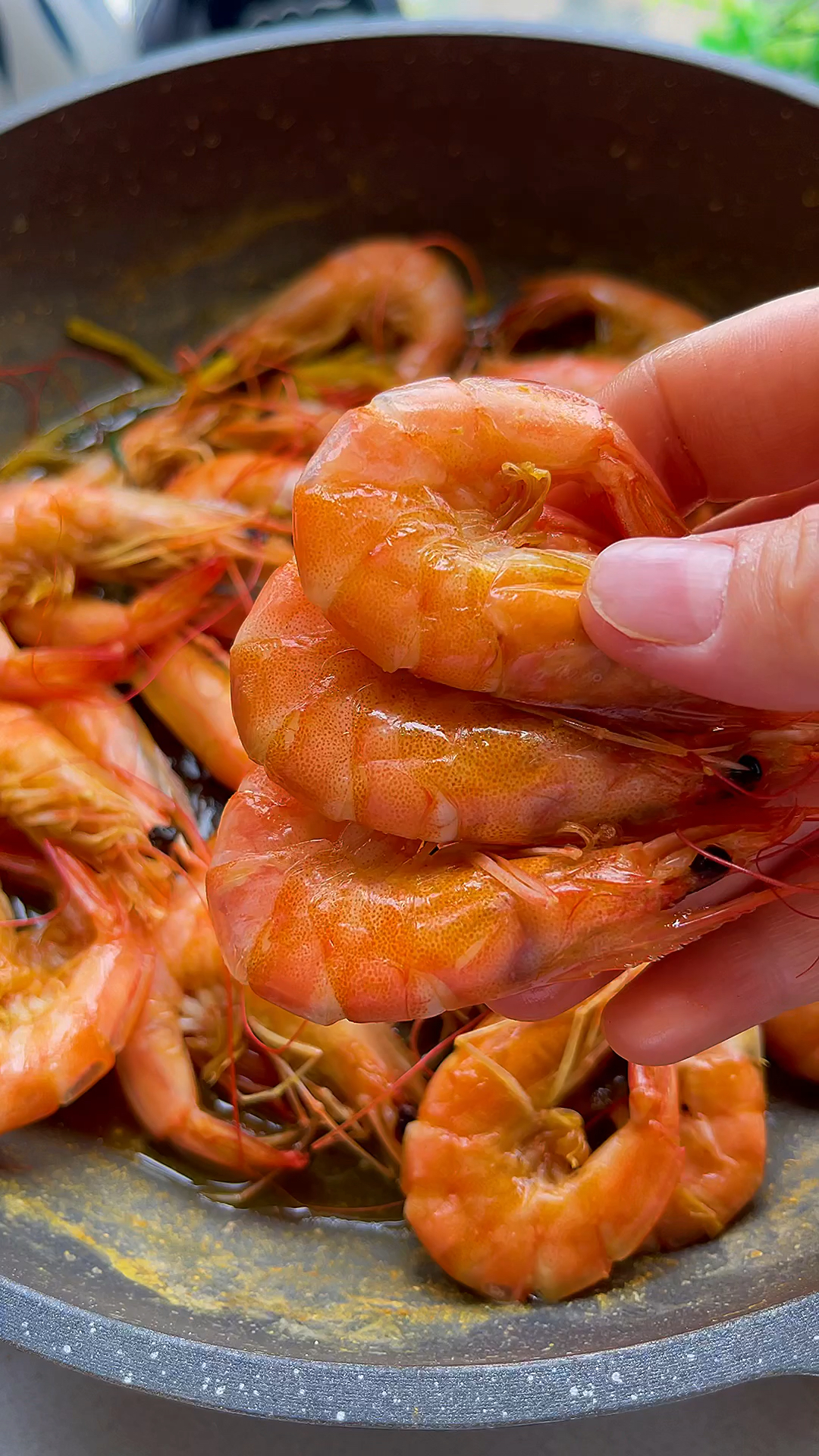 不加一滴水的盐焗大虾,好吃到连壳都不剩!