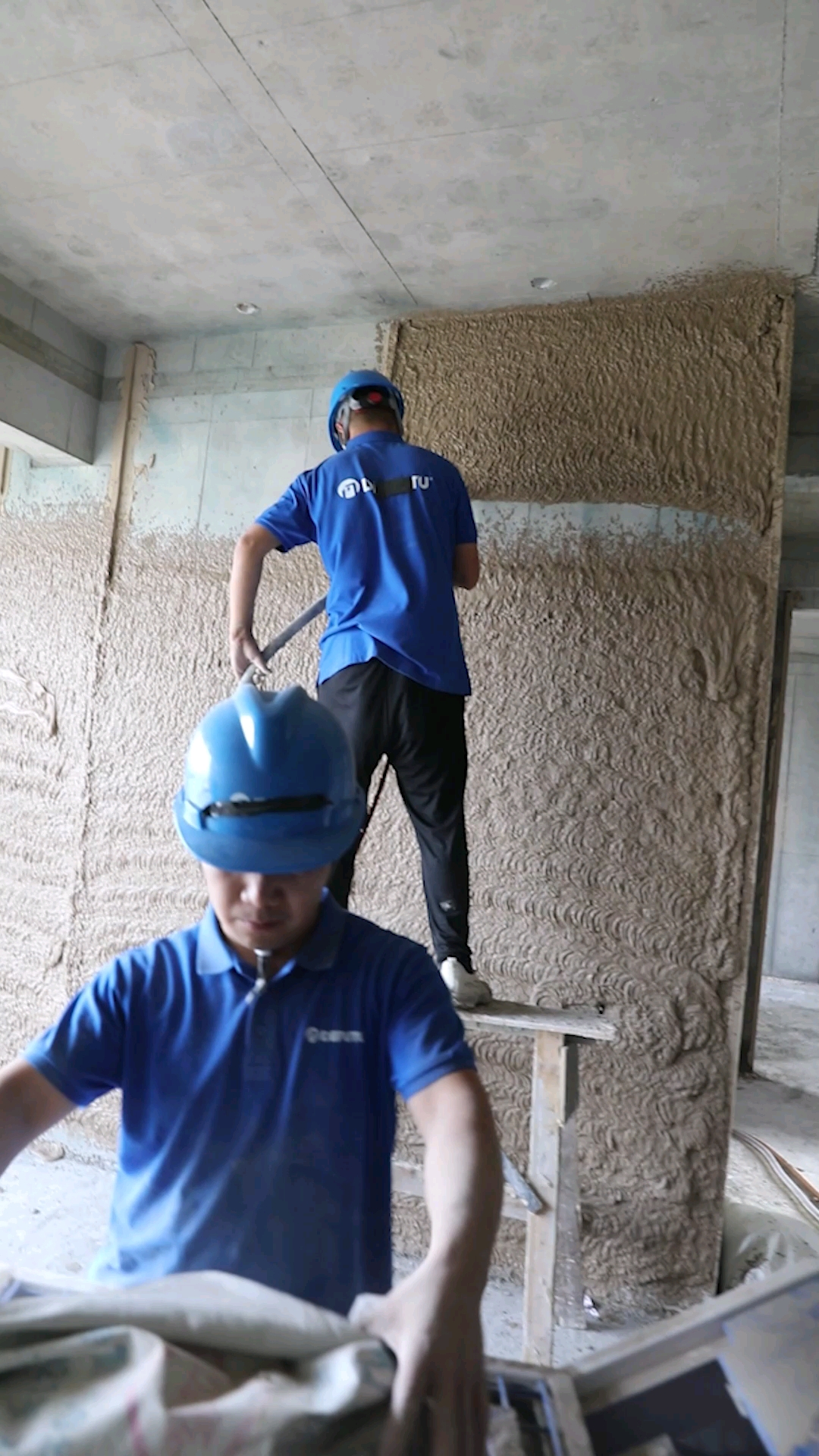 抹墙大师#我爱发明抹墙大师,dm智能抹灰机!