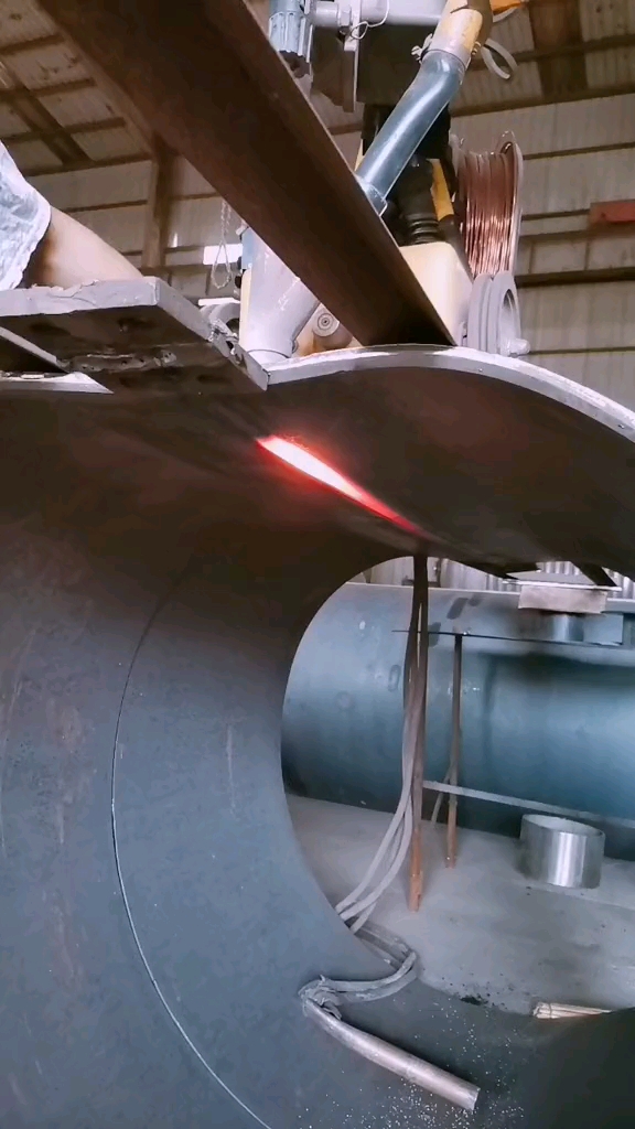 这样焊接都变形了怎么办呢?-度小视