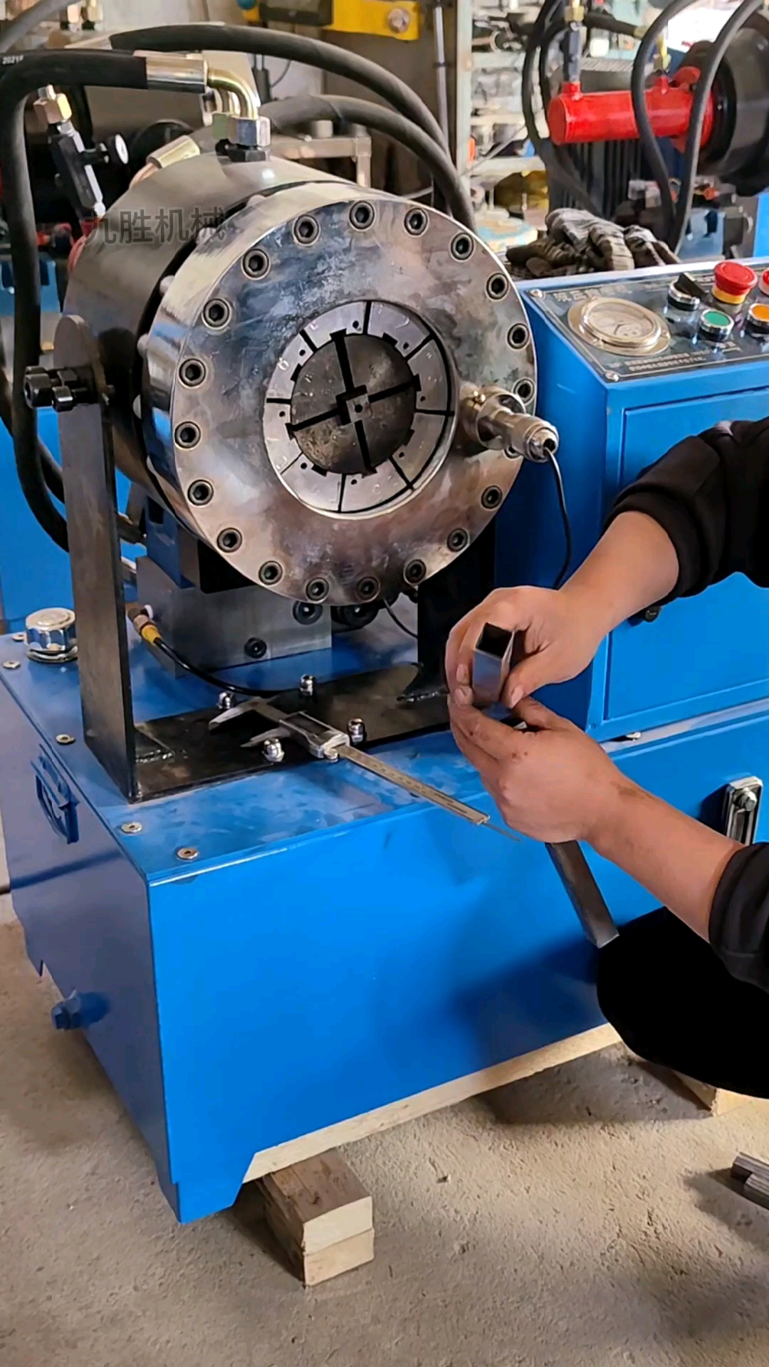 九胜钢管缩管机#九胜方管缩管机,小方管对接-度小视