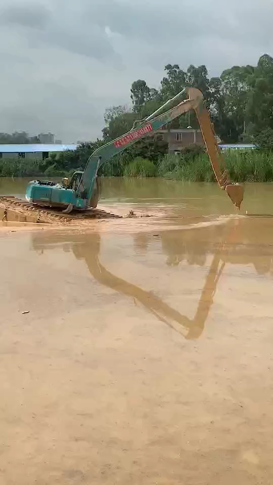 河道清淤挖掘机水上挖掘机出租水陆两用挖掘机出租水挖机出租水挖出租