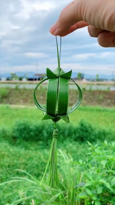 创意手工diy#用棕榈叶编个小灯笼.有想学的么?-全民小视频