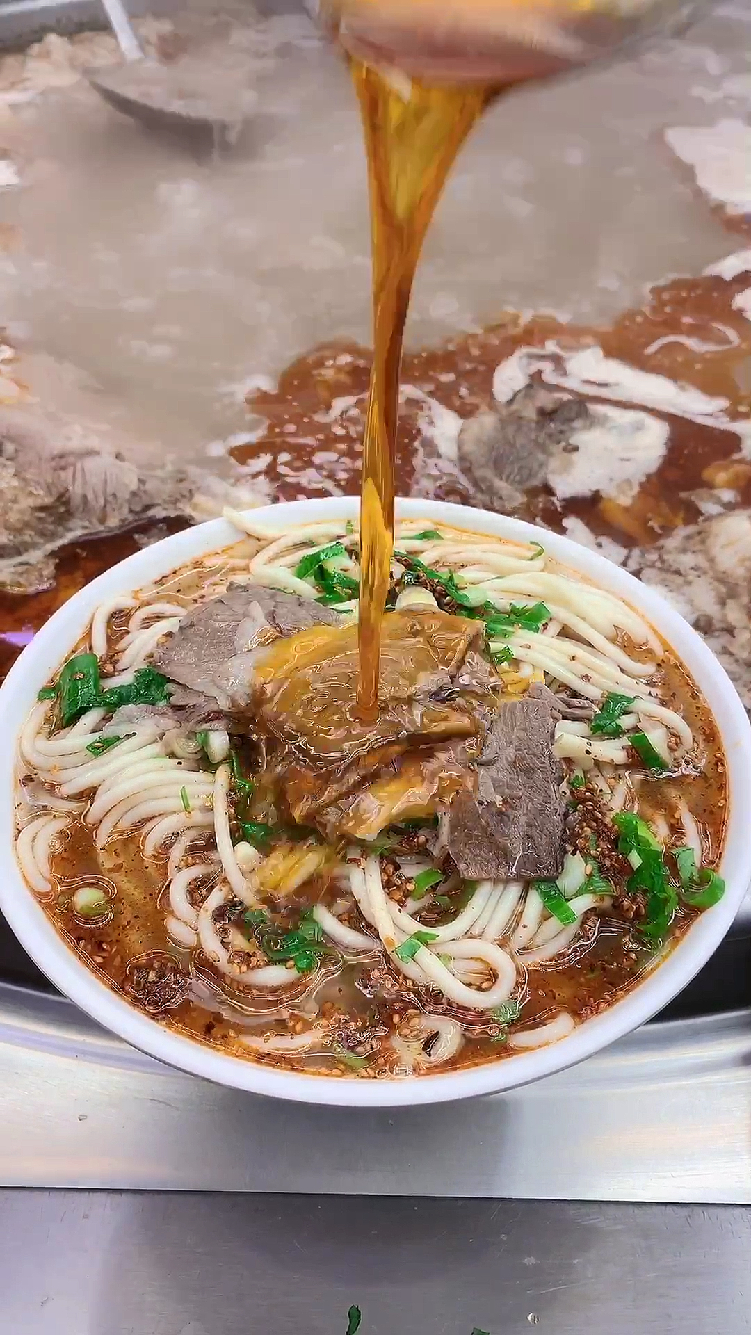 百年老汤八角60克香叶40克白止30克丁香6克毛桃50克陈皮30克良姜80克