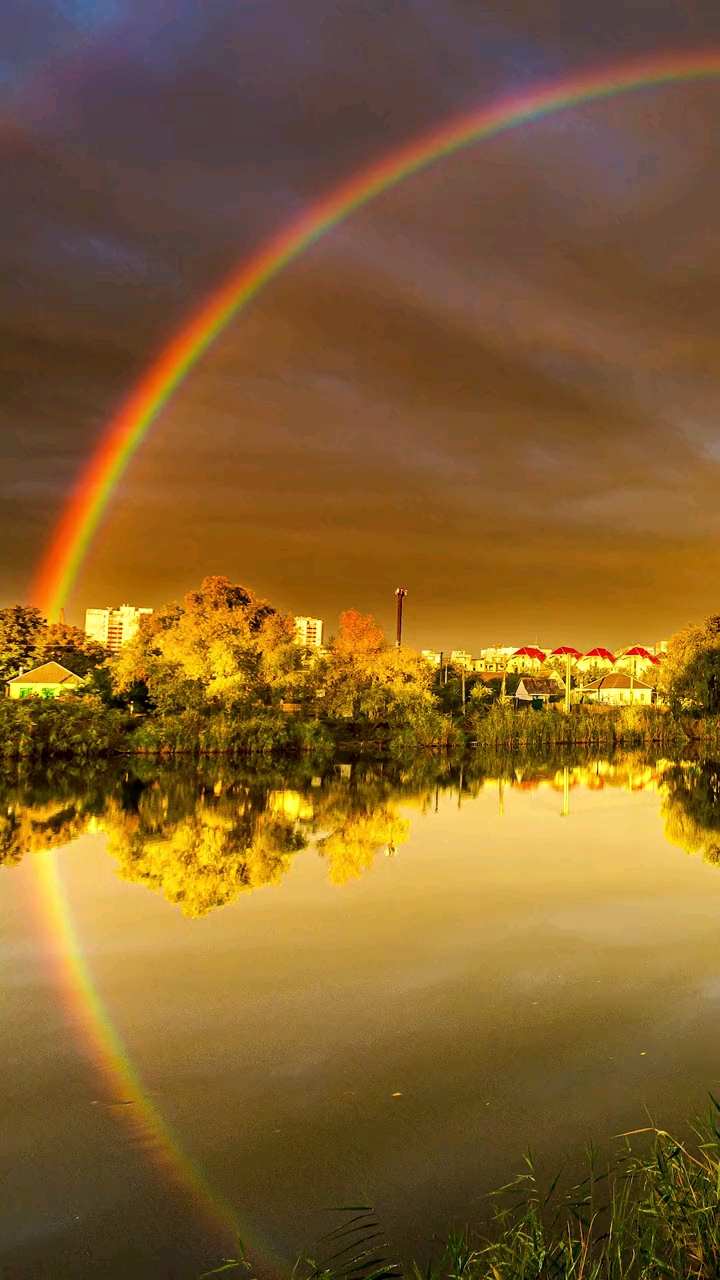 旅游进行时#夜晚的彩虹你看到过吗,那来吧,一起看