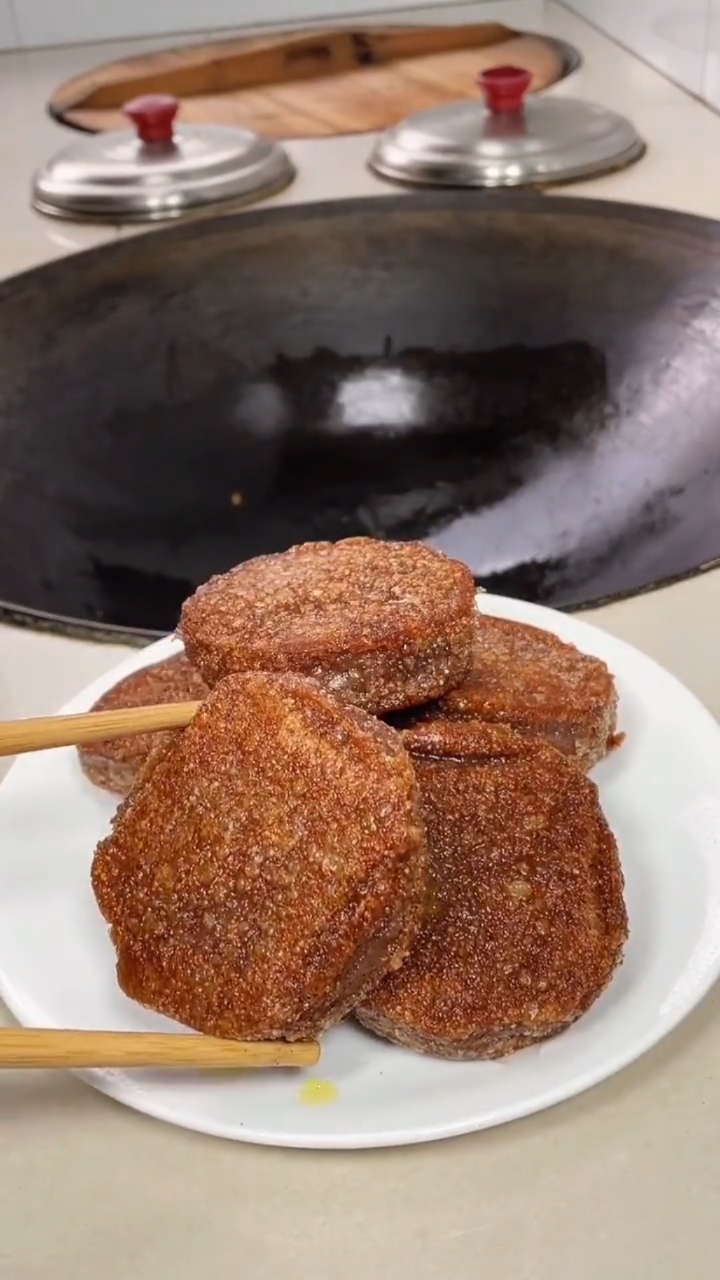 地方特色美食#高粱糍粑小时候的味道