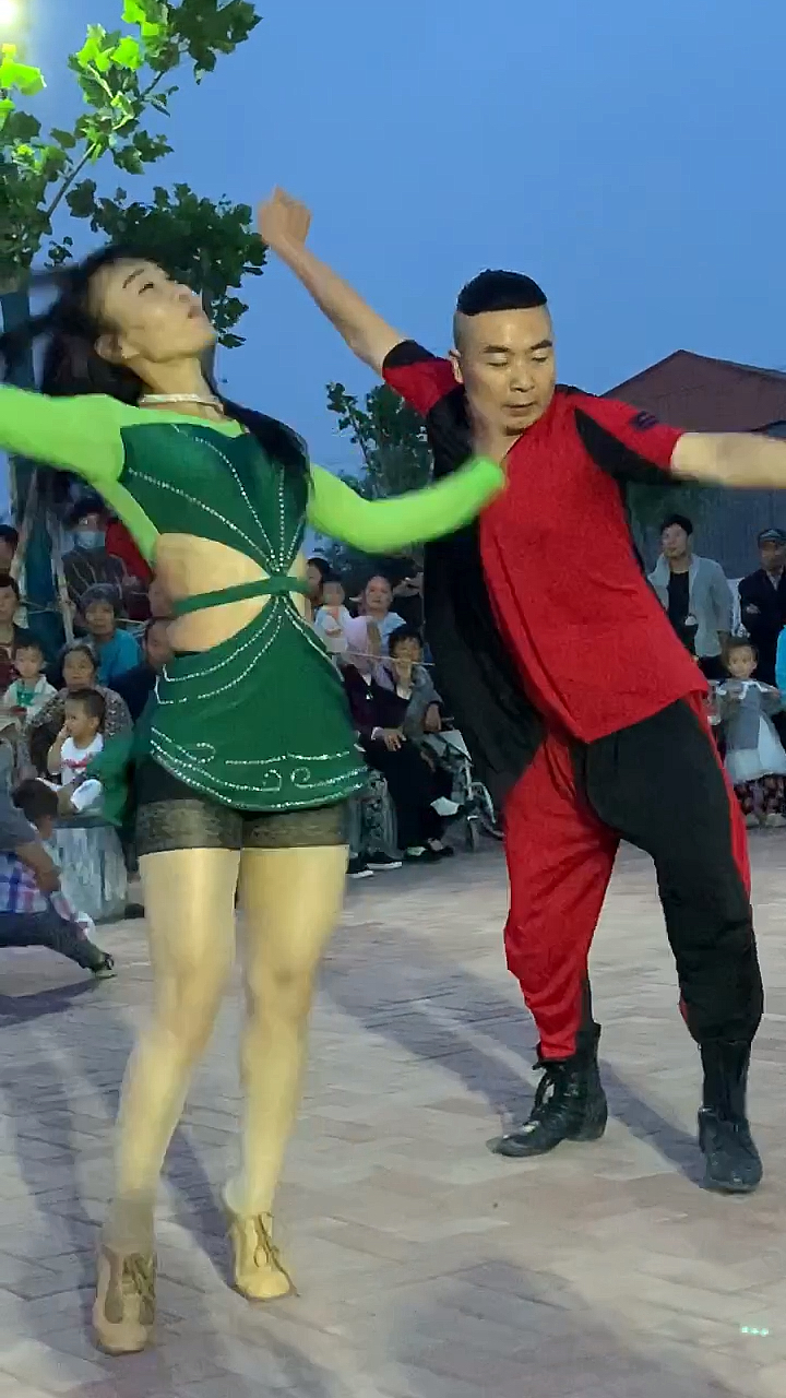 我跳舞我开心#啊莲和沫飞儿