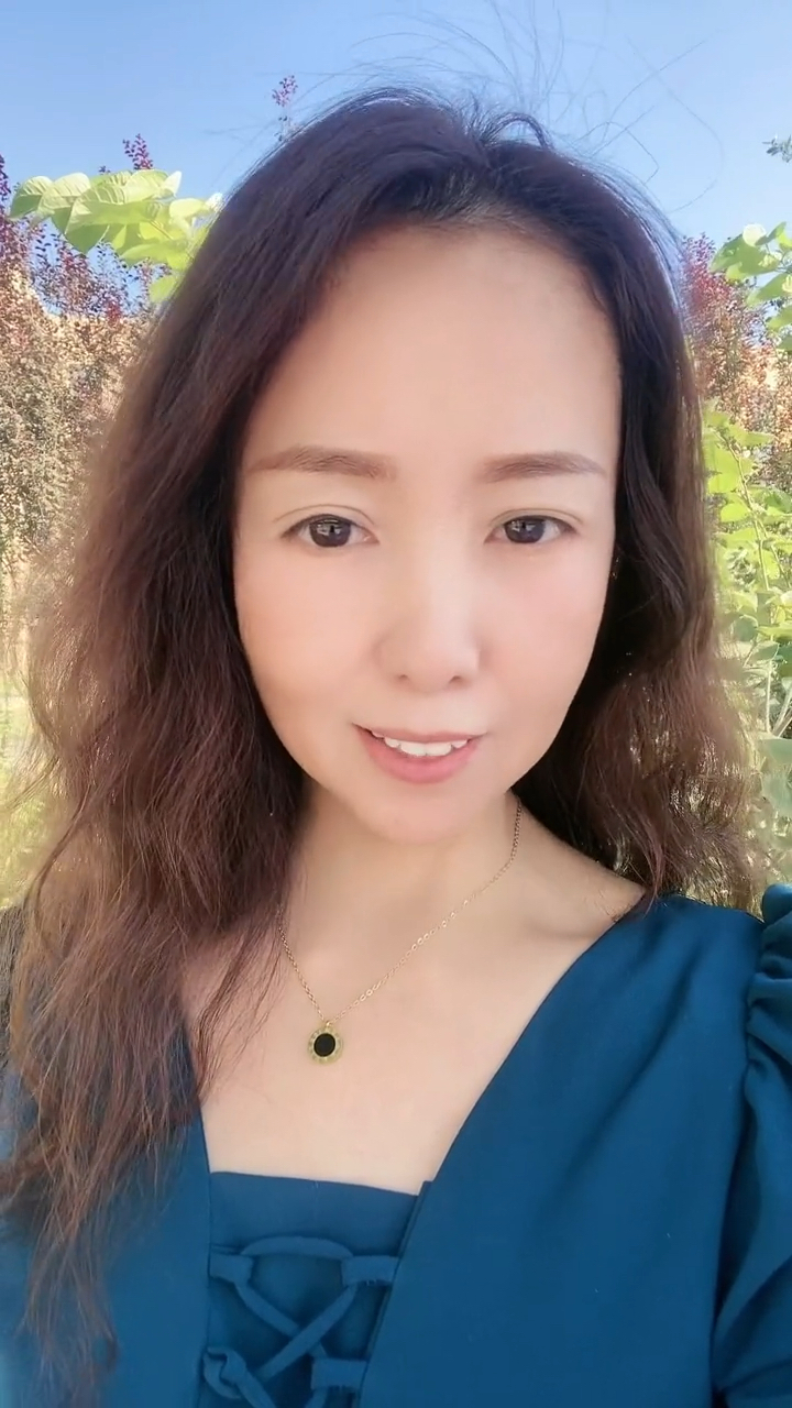 全民特效#50岁大妈户外素颜挑战特效,有没有年轻二十岁