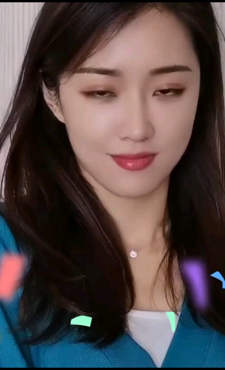 认真工作的女人最美丽