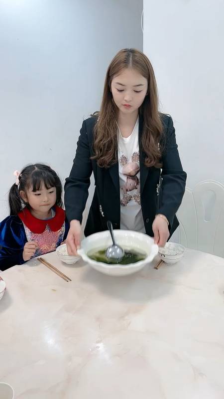 47.69万次播放.2022-03-087173三千金欧阳夫妇110.
