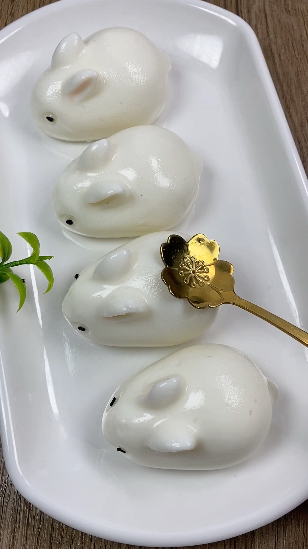 好看又好吃的牛奶兔子果冻来了,空闲时做给孩子吃吧,教程在上个视频