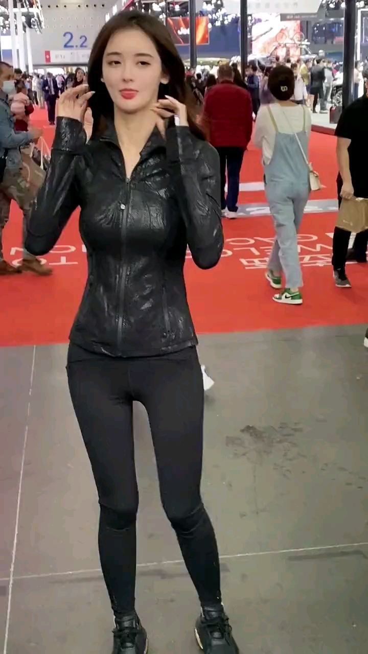 性感美女#小月儿好身材秀起来!